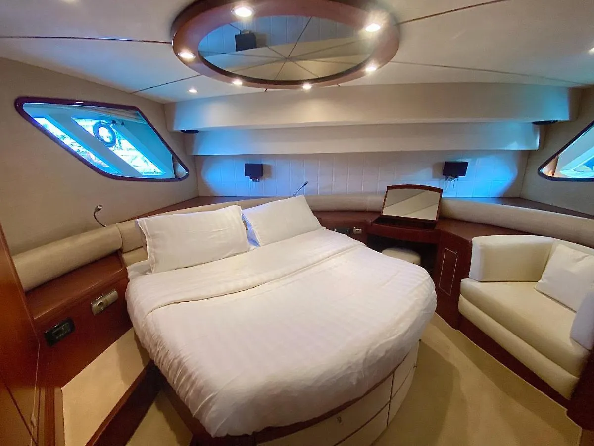 Botel Yacht In Barcelona Hotel Sant Adria de Besos